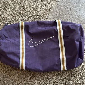 Nike vintage duffel bag